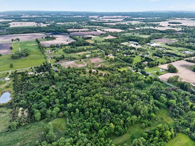 5569 S Corey Road, Perry, MI 48872