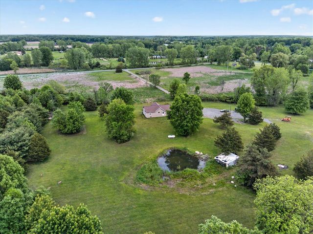 5569 S Corey Road, Perry, MI 48872