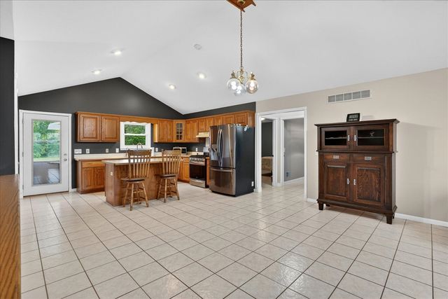 5569 S Corey Road, Perry, MI 48872