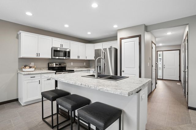 3356 Lincolnshire Road, Waterloo, IA 50701