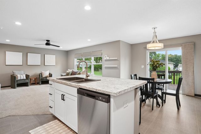 3356 Lincolnshire Road, Waterloo, IA 50701