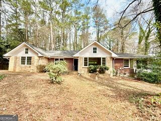 2076 Azalea Circle, Decatur, GA 30033