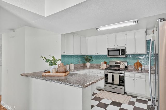 69 Brownfield, Pomona, CA 91766