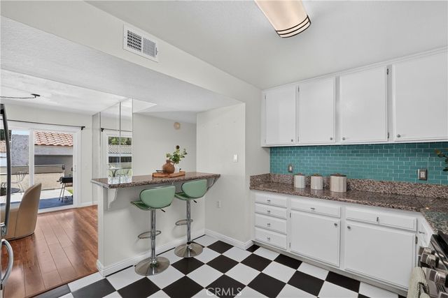 69 Brownfield, Pomona, CA 91766