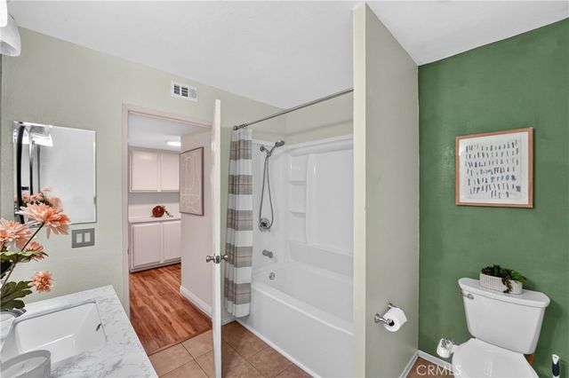 69 Brownfield, Pomona, CA 91766