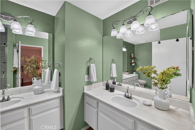 69 Brownfield, Pomona, CA 91766