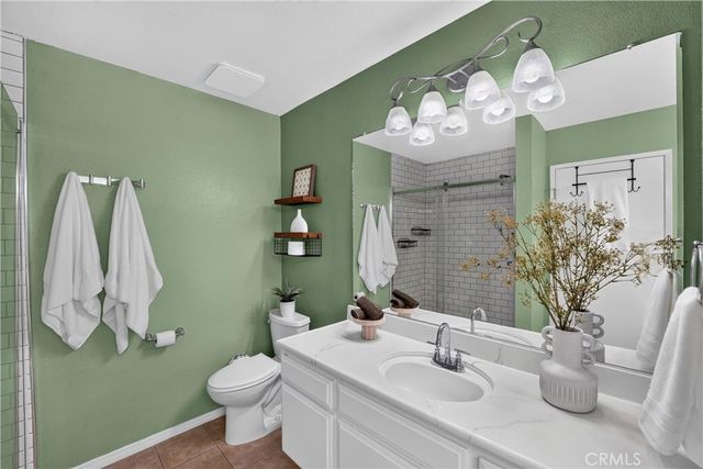 69 Brownfield, Pomona, CA 91766
