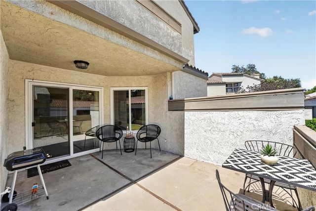 69 Brownfield, Pomona, CA 91766