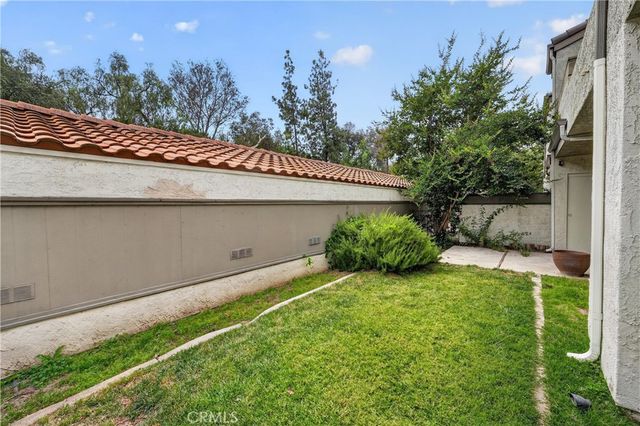 69 Brownfield, Pomona, CA 91766