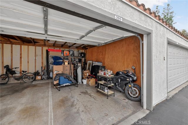 69 Brownfield, Pomona, CA 91766