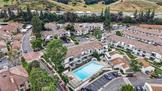 69 Brownfield, Pomona, CA 91766