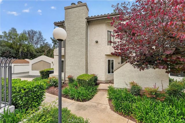 69 Brownfield, Pomona, CA 91766