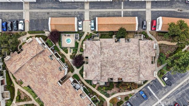 69 Brownfield, Pomona, CA 91766