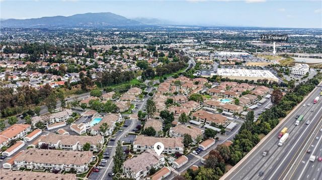 69 Brownfield, Pomona, CA 91766