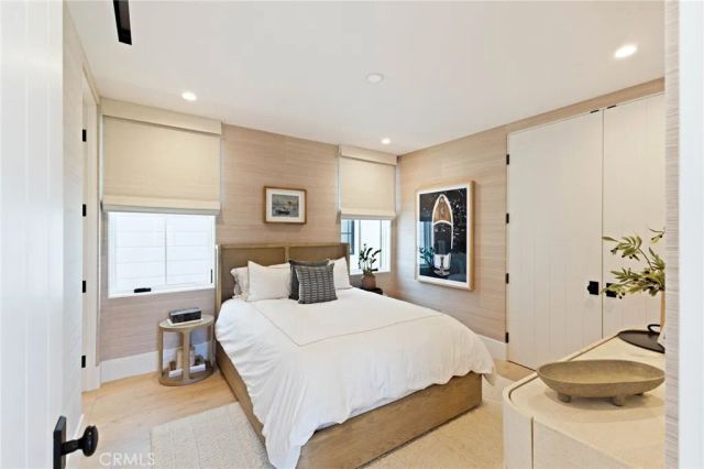 1416 E Balboa Boulevard, Newport Beach, CA 92661