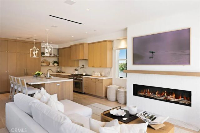 1416 E Balboa Boulevard, Newport Beach, CA 92661