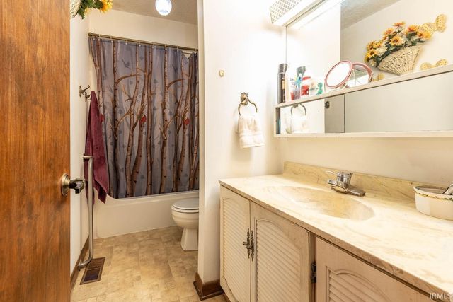 13305 E Hillview Lane, Solsberry, IN 47459