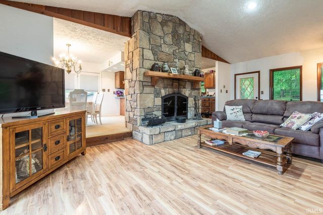 13305 E Hillview Lane, Solsberry, IN 47459