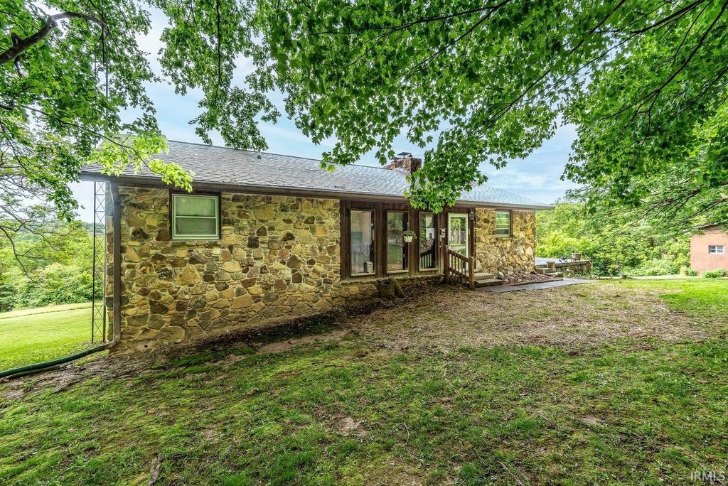 13305 E Hillview Lane, Solsberry, IN 47459