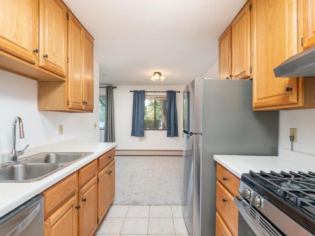 4101 Parklawn Avenue 130, Edina, MN 55435