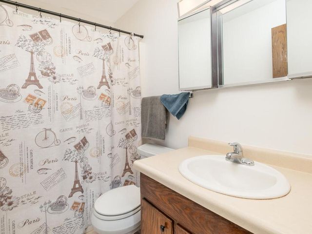 4101 Parklawn Avenue 130, Edina, MN 55435