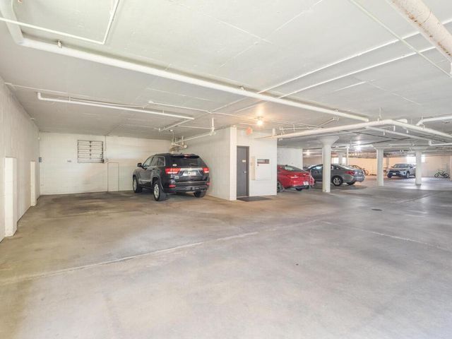 4101 Parklawn Avenue 130, Edina, MN 55435