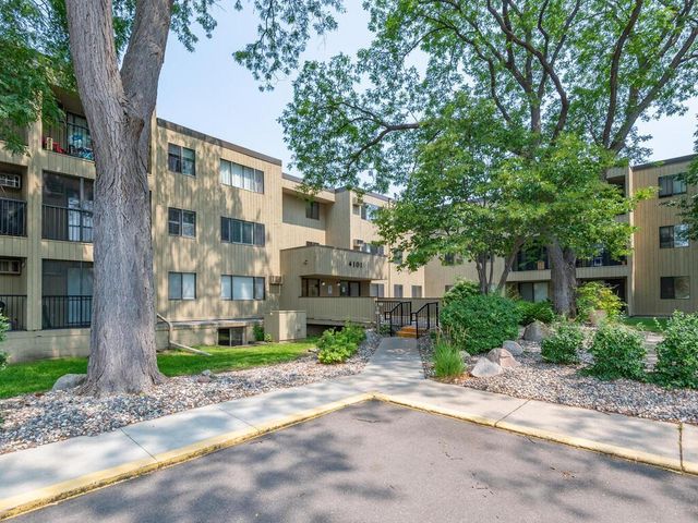 4101 Parklawn Avenue 130, Edina, MN 55435