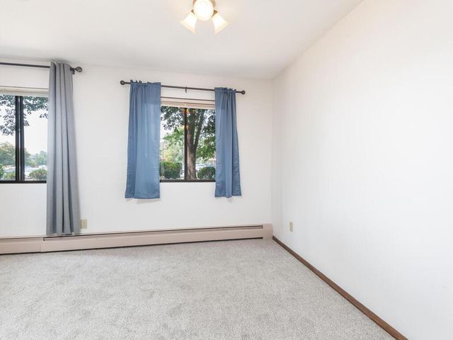 4101 Parklawn Avenue 130, Edina, MN 55435