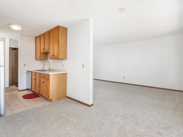 4101 Parklawn Avenue 130, Edina, MN 55435