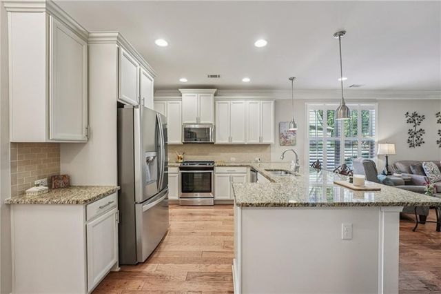 102 Woodsdale Drive, Canton, GA 30114