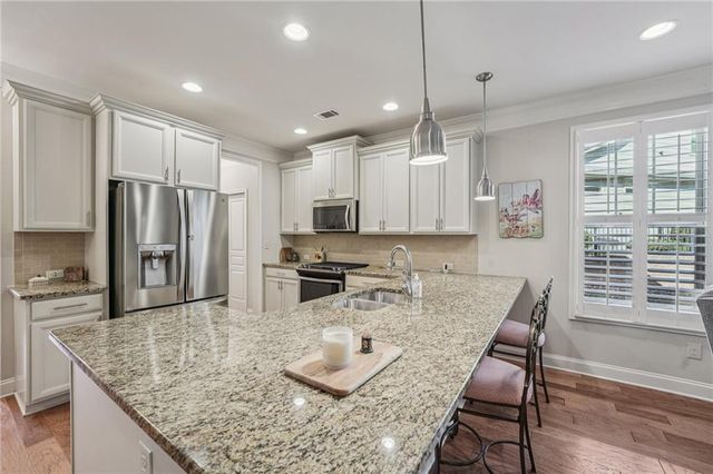 102 Woodsdale Drive, Canton, GA 30114