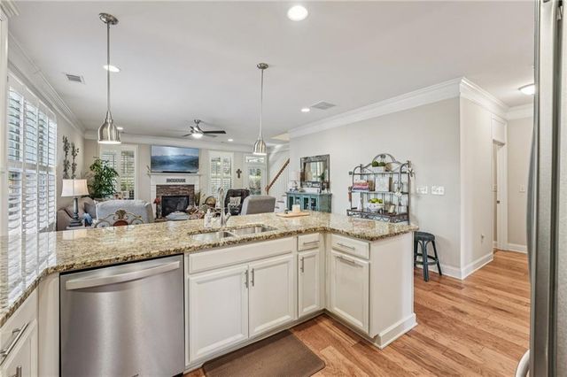 102 Woodsdale Drive, Canton, GA 30114