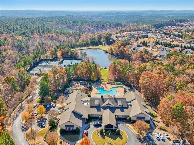 102 Woodsdale Drive, Canton, GA 30114