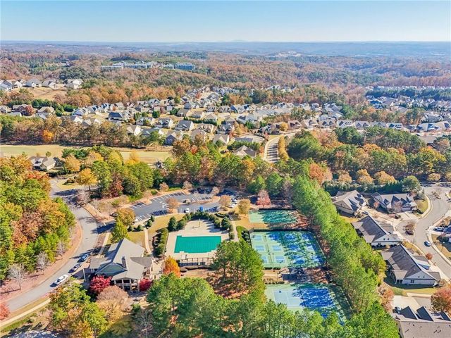 102 Woodsdale Drive, Canton, GA 30114