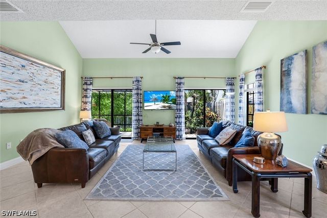 823 Meadowland DR H, Naples, FL 34108