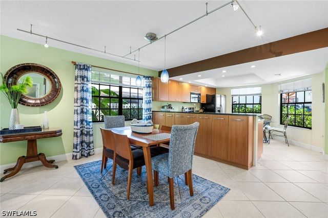 823 Meadowland DR H, Naples, FL 34108