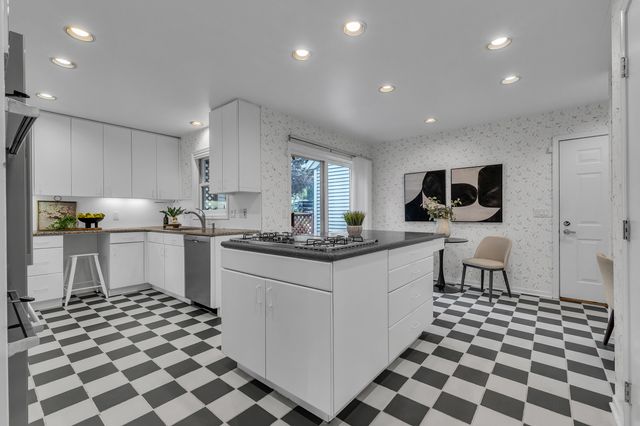 558 Heritage Drive, Ann Arbor, MI 48105