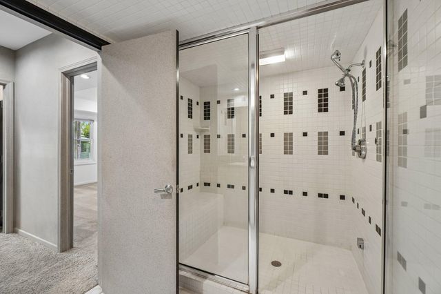 558 Heritage Drive, Ann Arbor, MI 48105