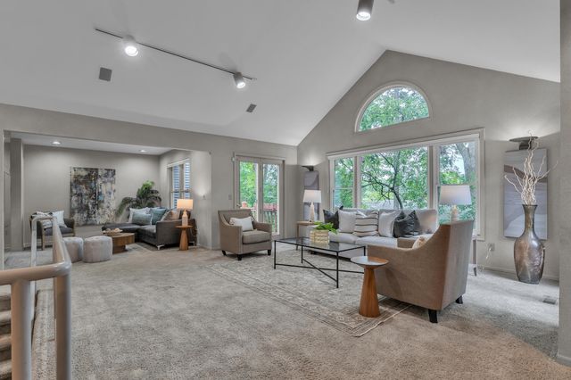 558 Heritage Drive, Ann Arbor, MI 48105