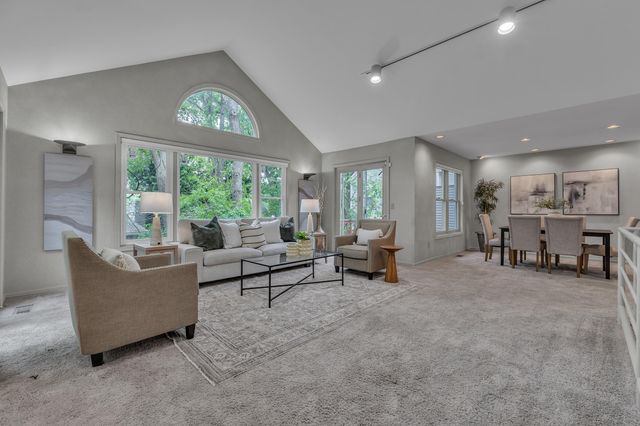 558 Heritage Drive, Ann Arbor, MI 48105