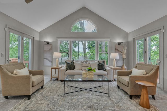 558 Heritage Drive, Ann Arbor, MI 48105