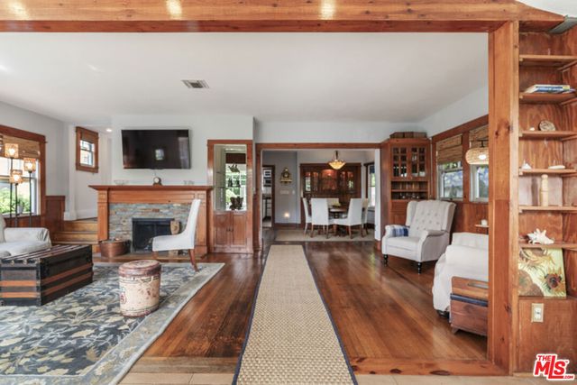 41 Vicente Terrace, Santa Monica, CA 90401