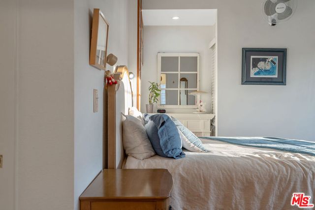 41 Vicente Terrace, Santa Monica, CA 90401
