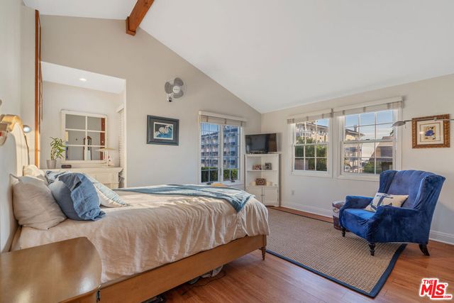 41 Vicente Terrace, Santa Monica, CA 90401