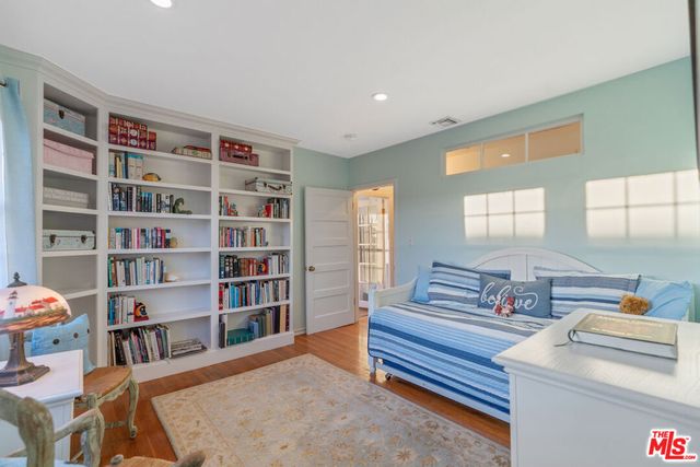 41 Vicente Terrace, Santa Monica, CA 90401