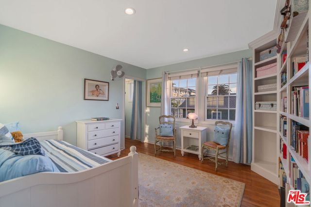 41 Vicente Terrace, Santa Monica, CA 90401