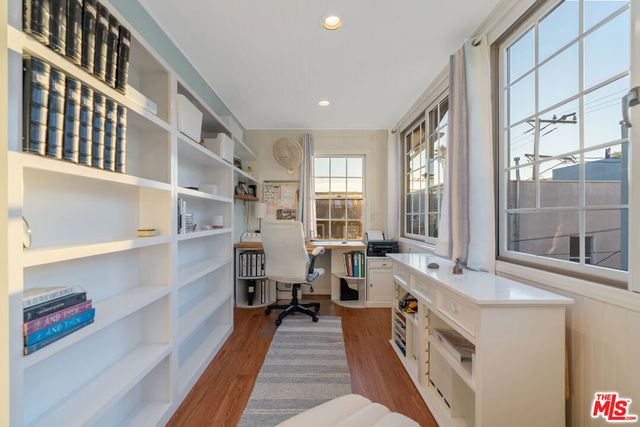 41 Vicente Terrace, Santa Monica, CA 90401