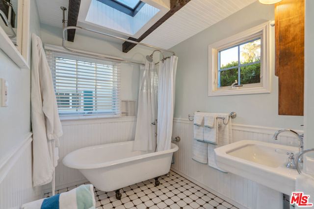 41 Vicente Terrace, Santa Monica, CA 90401