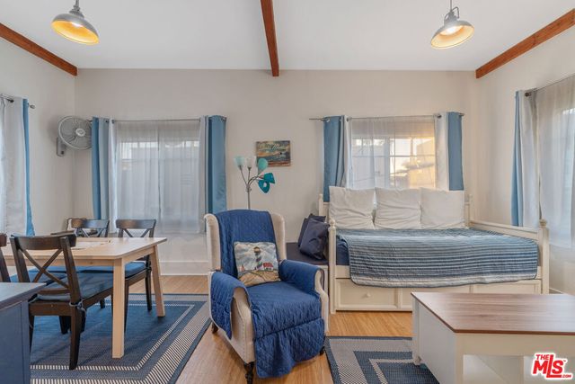 41 Vicente Terrace, Santa Monica, CA 90401