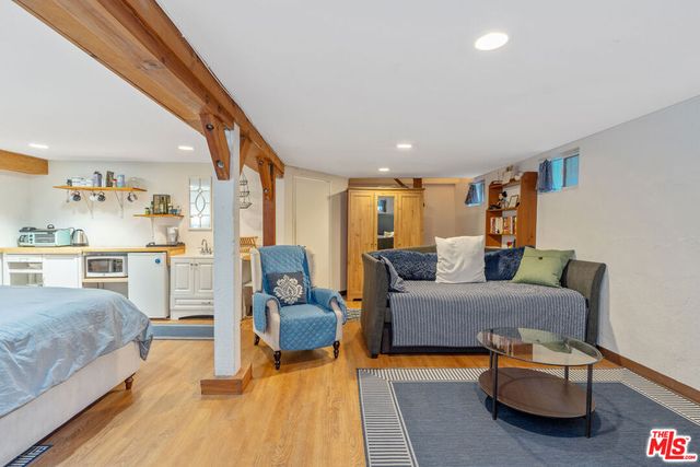 41 Vicente Terrace, Santa Monica, CA 90401